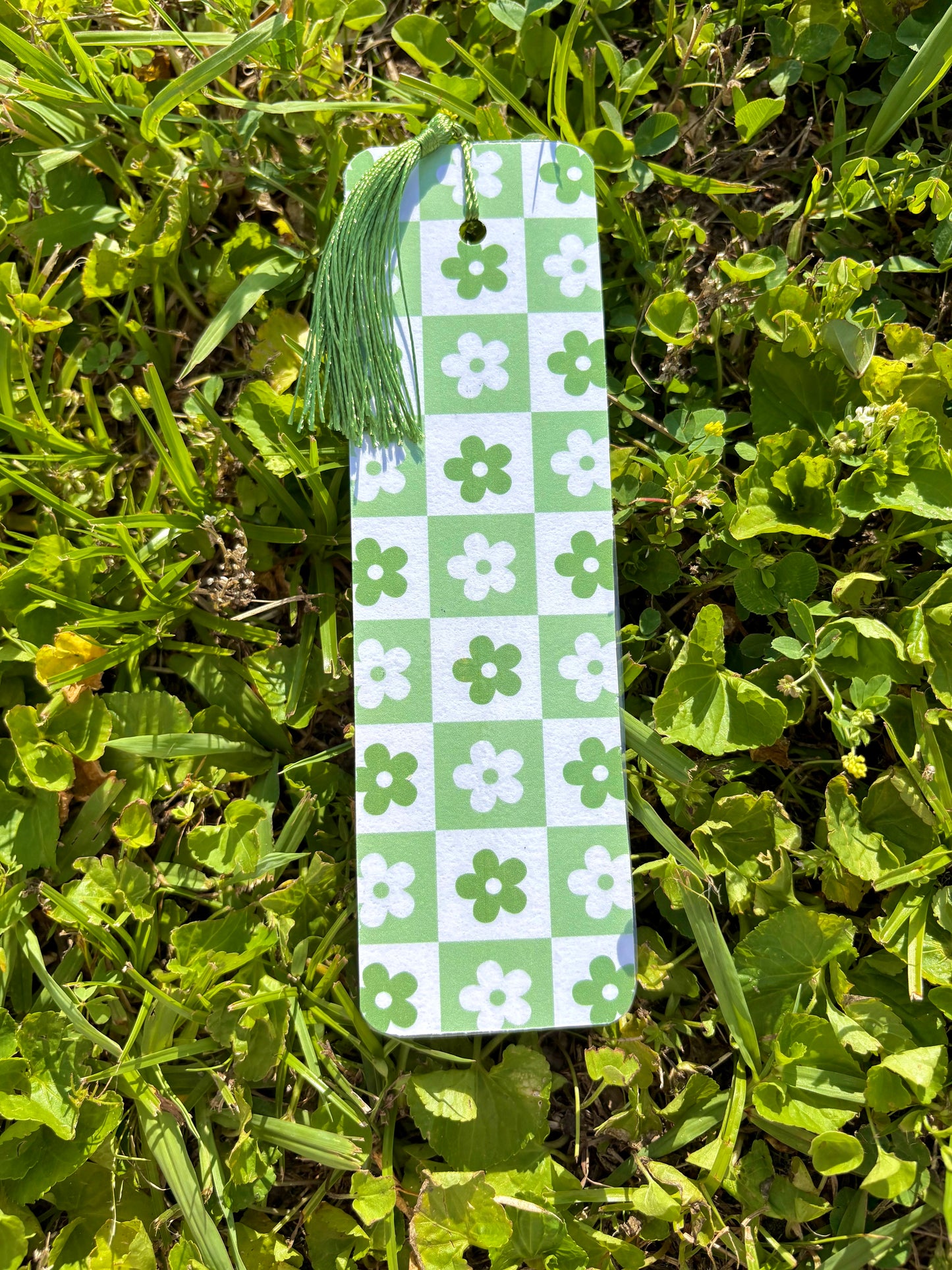 green checker daisy bookmark