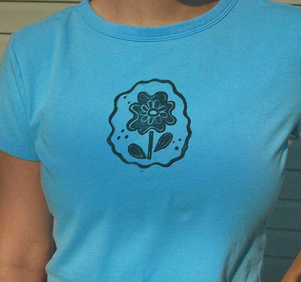 block-printed flower baby tee · powder blue