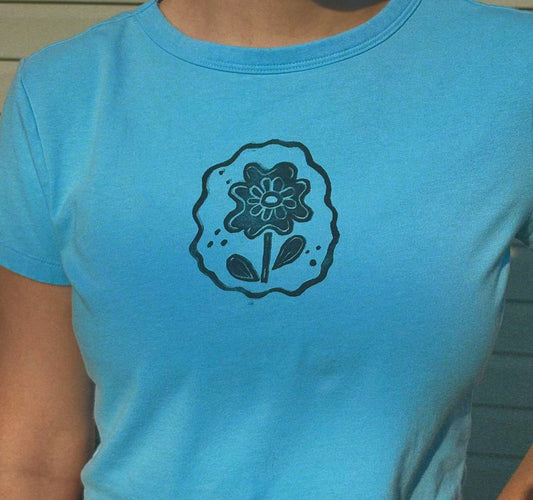 block-printed flower baby tee · powder blue
